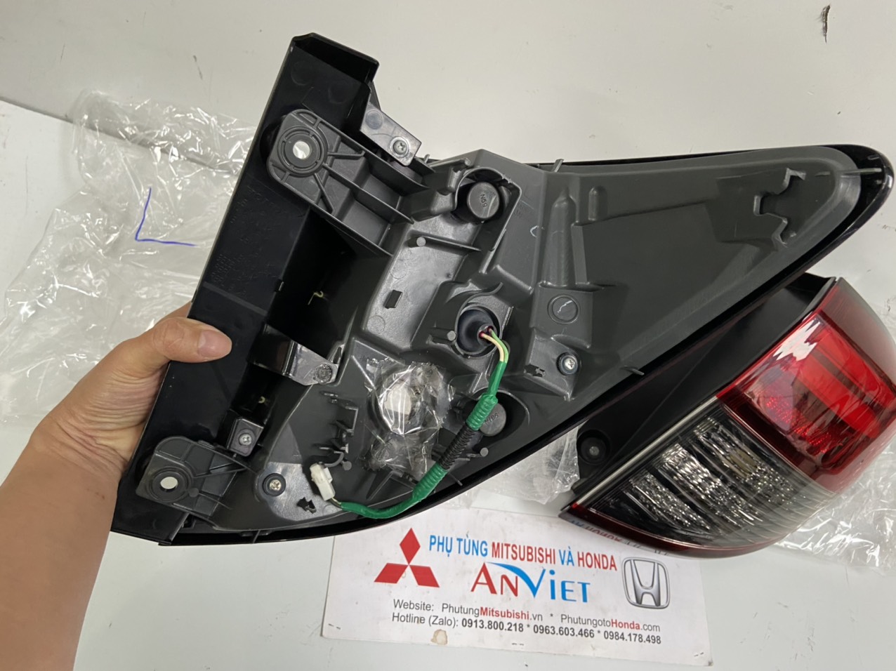 Đèn lái sau xe Honda HRV